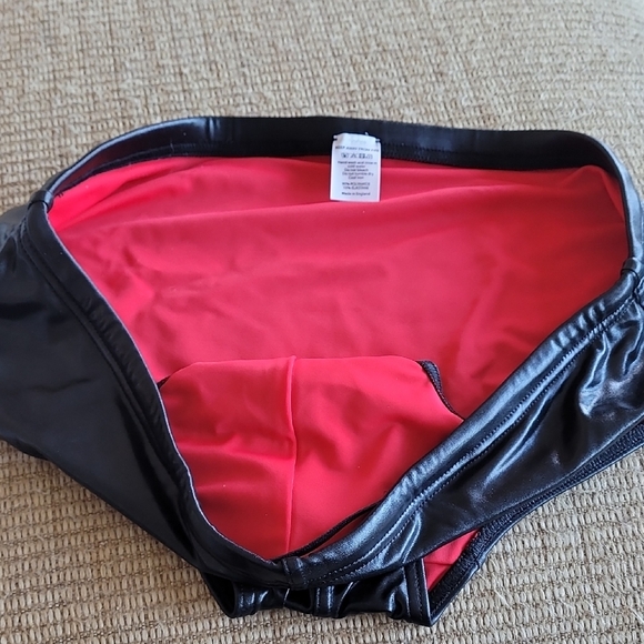 Men's Black and Red Swim Briefs - Picture 3 of 3